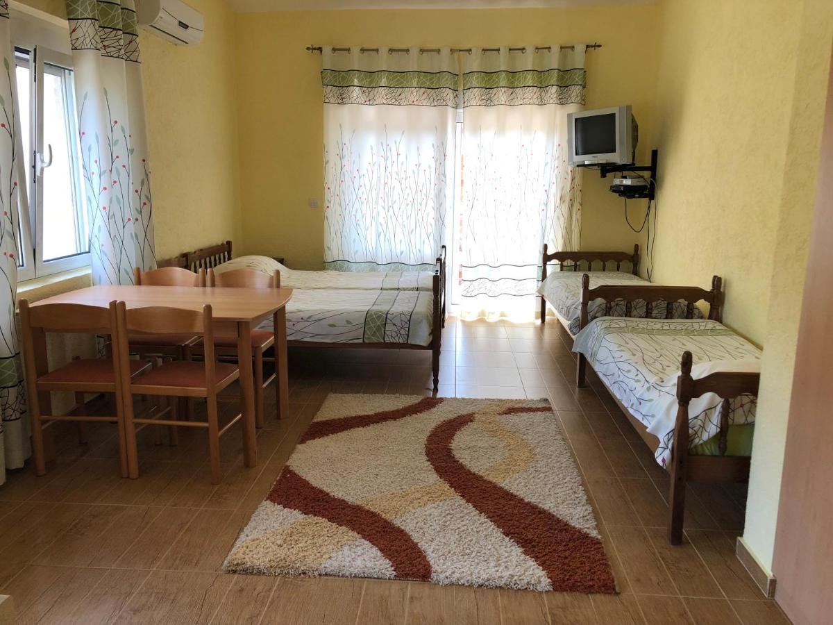 Apartments Delcheva Utjeha Kültér fotó